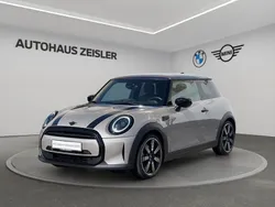 Rooftop grey Gebraucht 2022 Mini Cooper Hatch Kleinwagen | 24.730 €