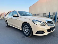 Beige Gebraucht 2016 Mercedes E200 Limousine | 6.790 €