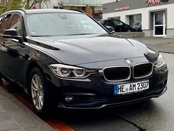 Schwarz Gebraucht 2018 BMW 320 Sport Line Kombi | 17.500 € (Etwas zu teuer)