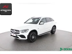 Weiss Gebraucht 2021 Mercedes GLC300e AMG SUV | 42.879 € (Teuer)