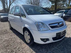 Weiß Gebraucht 2009 Opel Meriva Edition Van / Kleinbus | 1.990 € (Fairer Preis)
