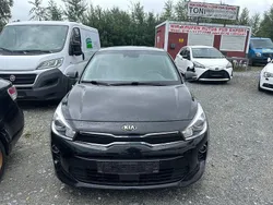 Schwarz Gebraucht 2017 Kia Rio Platinum Edition Limousine | 6.400 €