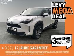 Platinumweiss perleffekt Gebraucht 2021 Toyota Yaris Hybrid Team SUV | 22.487 € (Fairer Preis)
