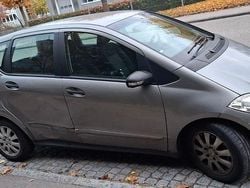 Grau Gebraucht 2007 Mercedes A180 Elegance Van / Kleinbus | 650 € (Fairer Preis)