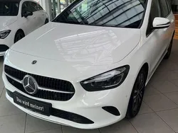 Weiß Gebraucht 2024 Mercedes B200 Progressive Van / Kleinbus | 32.950 € (Teuer)