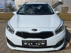 Weiß Gebraucht 2016 Kia Ceed Sportswagon Spirit Kombi | 6.450 € (Guter Preis)