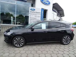 Obsidianschwarz metallic Gebraucht 2022 Ford Focus Titanium X Limousine | 25.400 € (Fairer Preis)