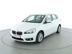 Weiß Gebraucht 2016 BMW 218 Active Tourer Luxury Line Van / Kleinbus | 17.460 € (Fairer Preis)