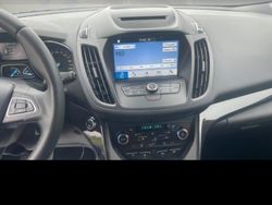 Grau Gebraucht 2018 Ford Kuga Titanium SUV | 14.400 € (Etwas zu teuer)