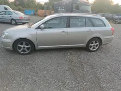 Silber Gebraucht 2005 Toyota Avensis Kombi | 2.400 € (Guter Preis)