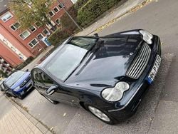 Schwarz Gebraucht 2001 Mercedes C180 Elegance Limousine | 4.000 € (Fairer Preis)
