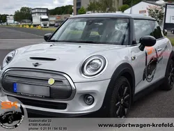 White silver metallic Gebraucht 2021 Mini Cooper SE Kleinwagen | 18.999 € (Teuer)