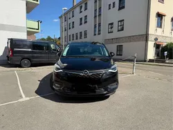 Schwarz Gebraucht 2018 Opel Zafira Van / Kleinbus | 16.200 € (Guter Preis)