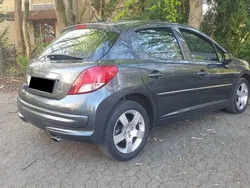 Grau Gebraucht 2010 Peugeot 207 Limousine | 3.700 € (Etwas zu teuer)