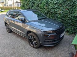 Grau Gebraucht 2021 Skoda Karoq SportLine SUV | 28.450 € (Fairer Preis)