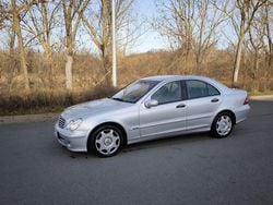 Silber Gebraucht 2005 Mercedes C220 Classic Limousine | 2.700 € (Fairer Preis)