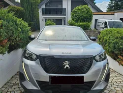 Grau Gebraucht 2022 Peugeot 2008 SUV | 12.950 € (Guter Preis)