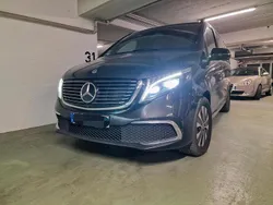 Andere außenfarben Gebraucht 2022 Mercedes EQV300 Avantgarde Van / Kleinbus | 46.000 € (Guter Preis)