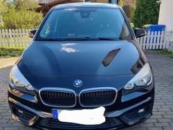 Schwarz Gebraucht 2015 BMW 218 Gran Tourer Advantage Van / Kleinbus | 9.900 € (Fairer Preis)