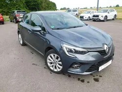 Grau Gebraucht 2022 Renault Clio V Limousine | 14.800 € (Superpreis)