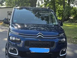 Blau Gebraucht 2022 Citroën Berlingo Shine Van / Kleinbus | 27.900 € (Teuer)
