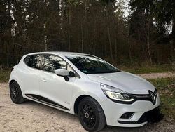 Weiß Gebraucht 2019 Renault Clio IV LIMITED Kleinwagen | 9.900 € (Fairer Preis)