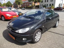 Schwarz Gebraucht 2006 Peugeot 206 CC Filou Cabrio | 2.599 € (Etwas zu teuer)