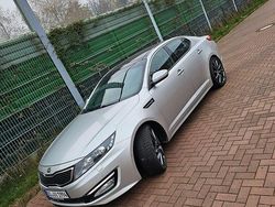 Grau Gebraucht 2012 Kia Optima Limousine | 6.800 €