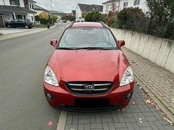 Rot Gebraucht 2009 Kia Carens Van / Kleinbus | 5.000 € (Fairer Preis)