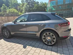 Grau Gebraucht 2015 Porsche Macan Turbo SUV | 25.000 €