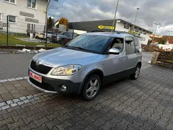Silber Gebraucht 2014 Skoda Roomster Scout Plus Edition Kombi | 4.950 € (Fairer Preis)