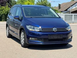 Blau Gebraucht 2018 VW Touran Comfortline Van / Kleinbus | 20.900 € (Guter Preis)