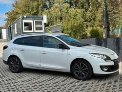 Weiß Gebraucht 2013 Renault Mégane III Bose Edition Limousine | 4.499 € (Guter Preis)