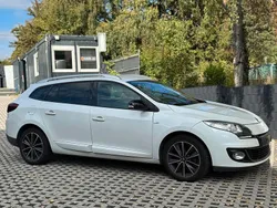 Weiß Gebraucht 2013 Renault Mégane III Bose Edition Limousine | 4.499 € (Guter Preis)