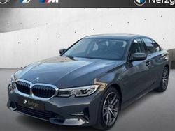 Grau Gebraucht 2022 BMW 330e Sport Line Limousine | 34.400 € (Guter Preis)