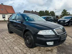 Schwarz Gebraucht 2005 Skoda Octavia Elegance Kombi | 1.950 € (Guter Preis)