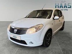 Gletscherweiss Gebraucht 2009 Dacia Sandero Lauréate Kleinwagen | 1.990 €