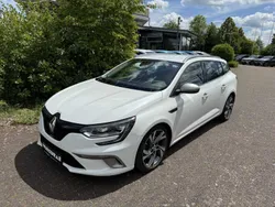 Weiß (perlmuttweiß) Gebraucht 2017 Renault Mégane GT Bose Edition Coupé | 15.490 € (Fairer Preis)