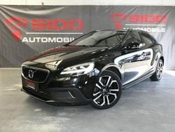 Schwarz Gebraucht 2016 Volvo V40 CC Kombi | 17.480 € (Etwas zu teuer)