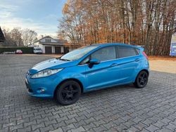 Blau Gebraucht 2010 Ford Fiesta Trend Limousine | 2.450 € (Guter Preis)