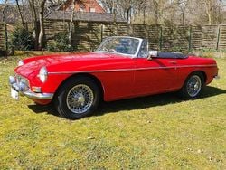 Rot Gebraucht 1964 MG B Cabrio | 9.900 €