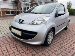 Silber Gebraucht 2006 Peugeot 107 Filou Kleinwagen | 2.000 € (Fairer Preis)