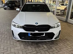 Weiß Gebraucht 2023 BMW 320 M Sport Kombi | 35.900 € (Guter Preis)
