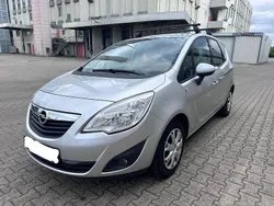 Silber Gebraucht 2011 Opel Meriva Van / Kleinbus | 4.650 € (Guter Preis)