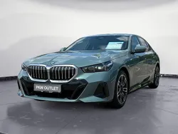 Grün Gebraucht 2024 BMW 520 M Sport Limousine | 50.530 € (Guter Preis)