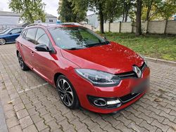 Rot Gebraucht 2015 Renault Mégane GrandTour Kombi | 6.200 € (Fairer Preis)