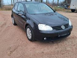 Schwarz Gebraucht 2007 VW Golf V Kleinwagen | 2.300 € (Etwas zu teuer)