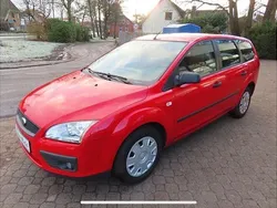 Rot Gebraucht 2005 Ford Focus Ambiente Kombi | 3.000 € (Etwas zu teuer)