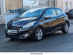 Blau Gebraucht 2014 Peugeot 208 Allure Kleinwagen | 7.790 € (Fairer Preis)