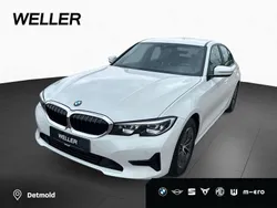 Alpinweiss iii (weiß) Gebraucht 2022 BMW 318 Advantage Limousine | 21.990 € (Guter Preis)